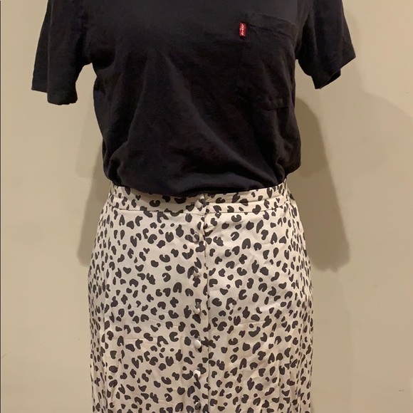 Abercrombie & Fitch Dresses & Skirts - Leopard midi skirt